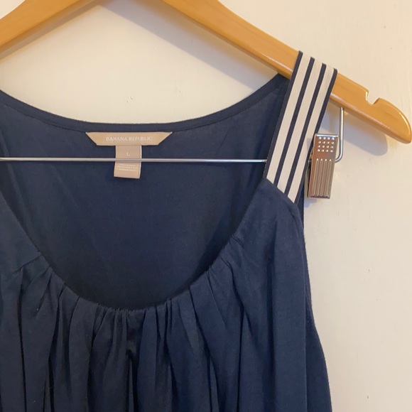 Banana Republic flowy tank - Picture 3 of 4